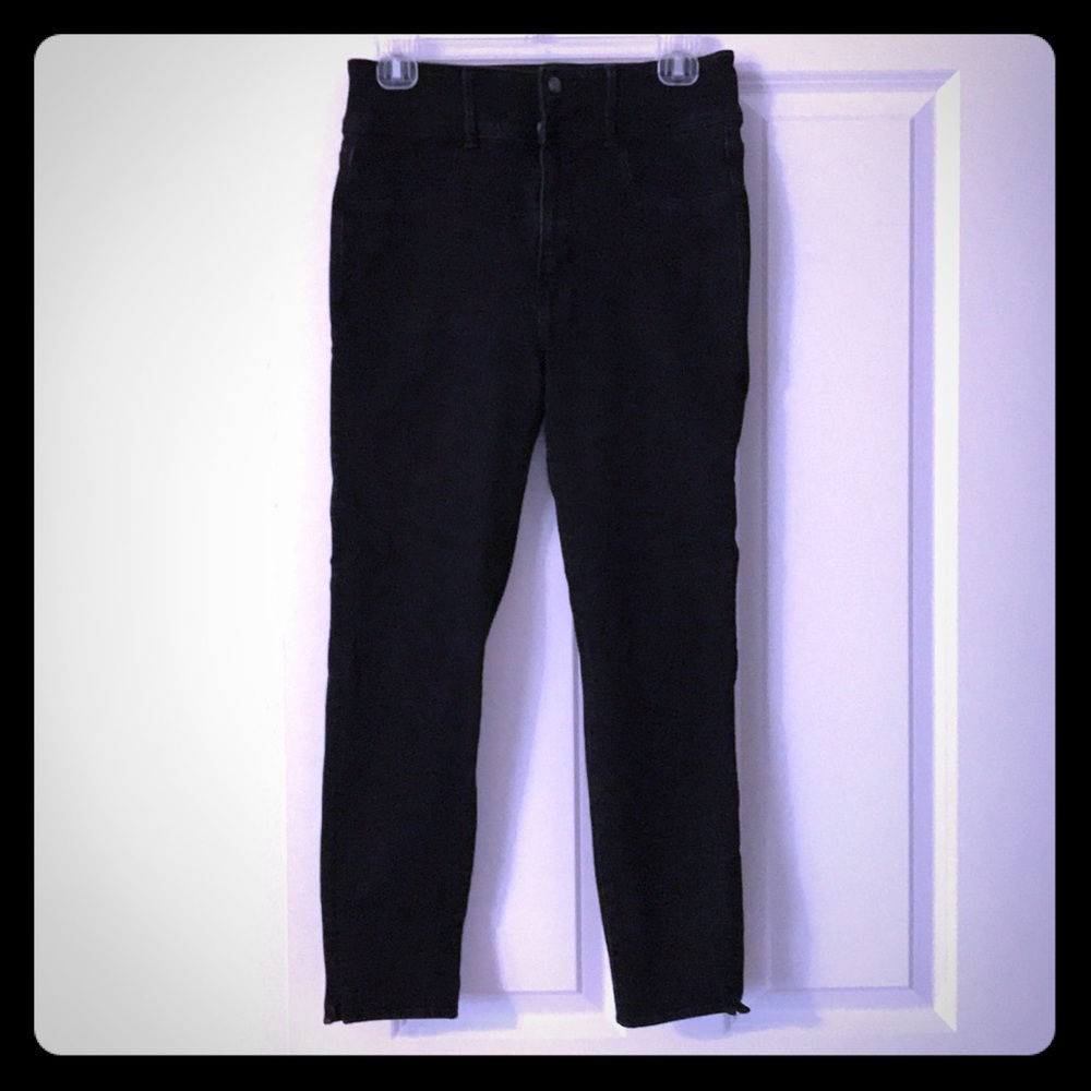 High waisted American Eagle jeans.